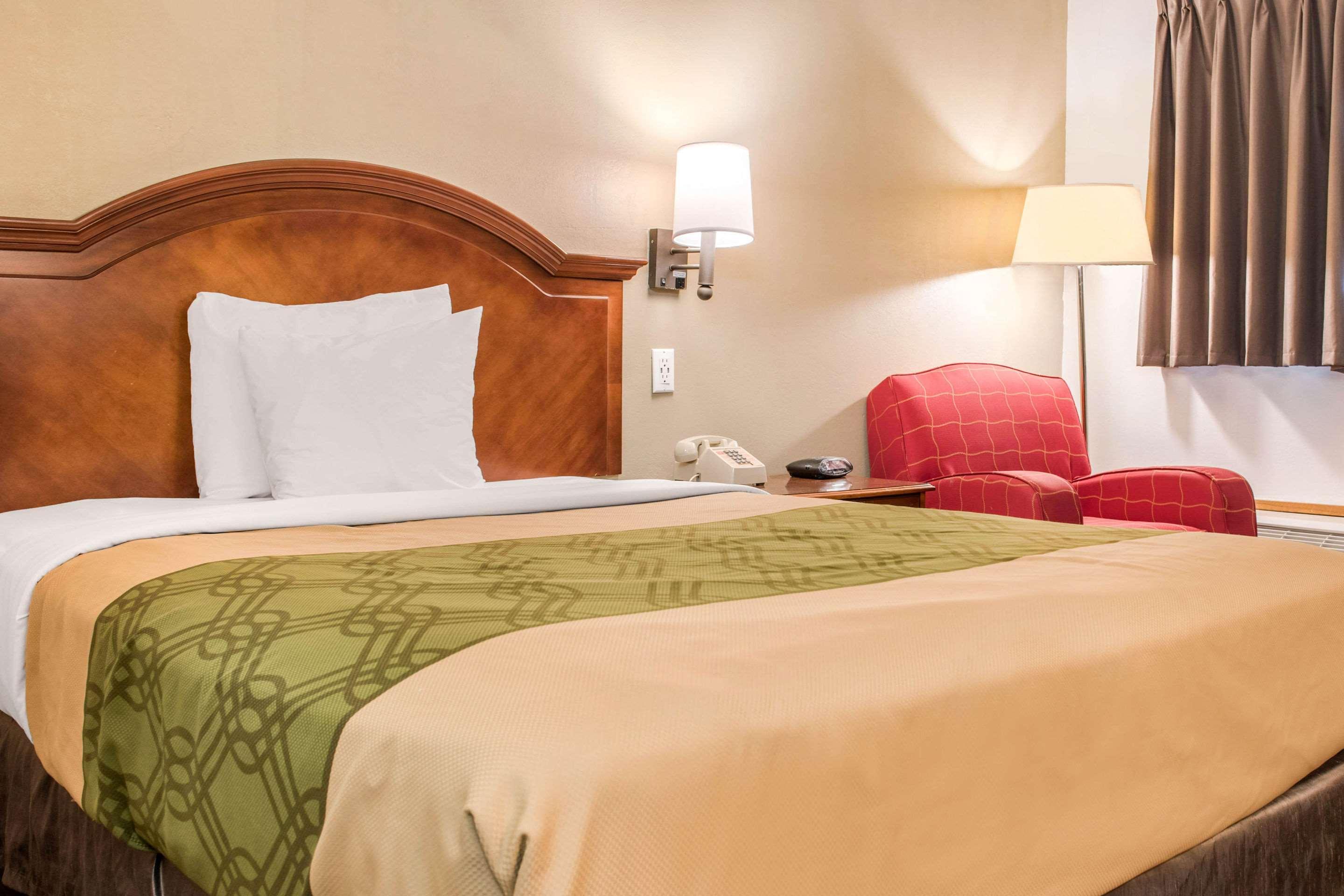 Econo Lodge Холланд Экстерьер фото