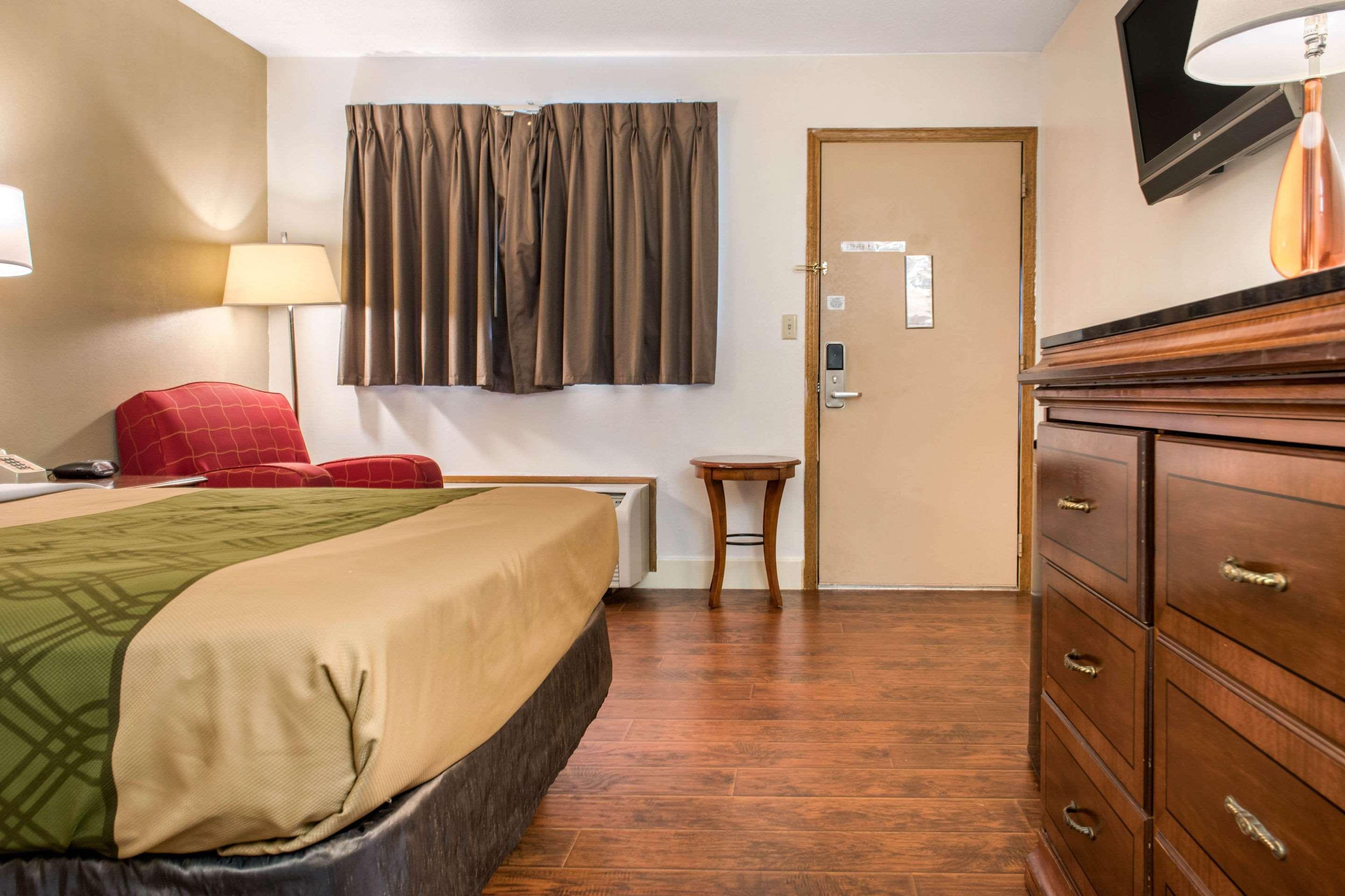 Econo Lodge Холланд Экстерьер фото