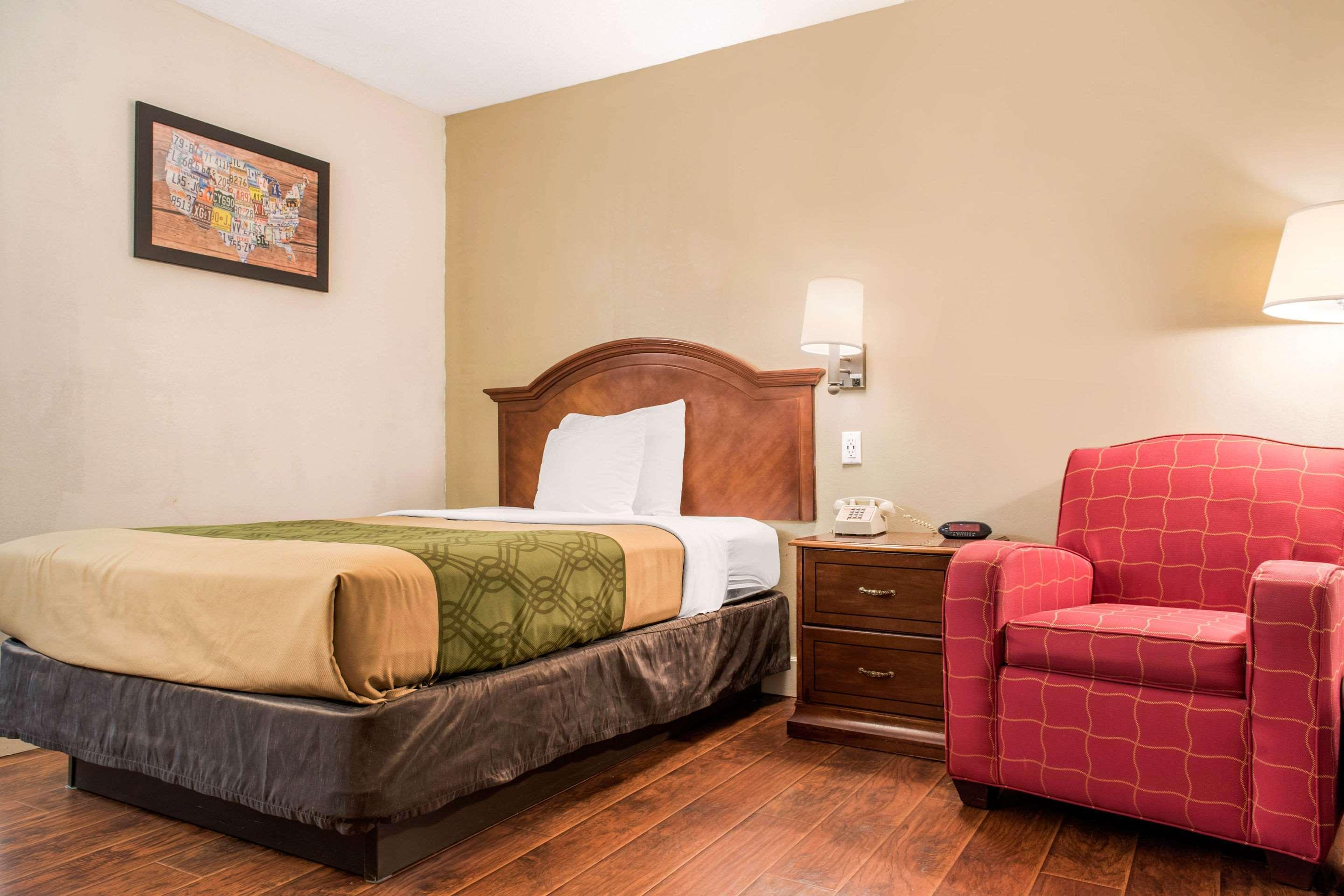 Econo Lodge Холланд Экстерьер фото