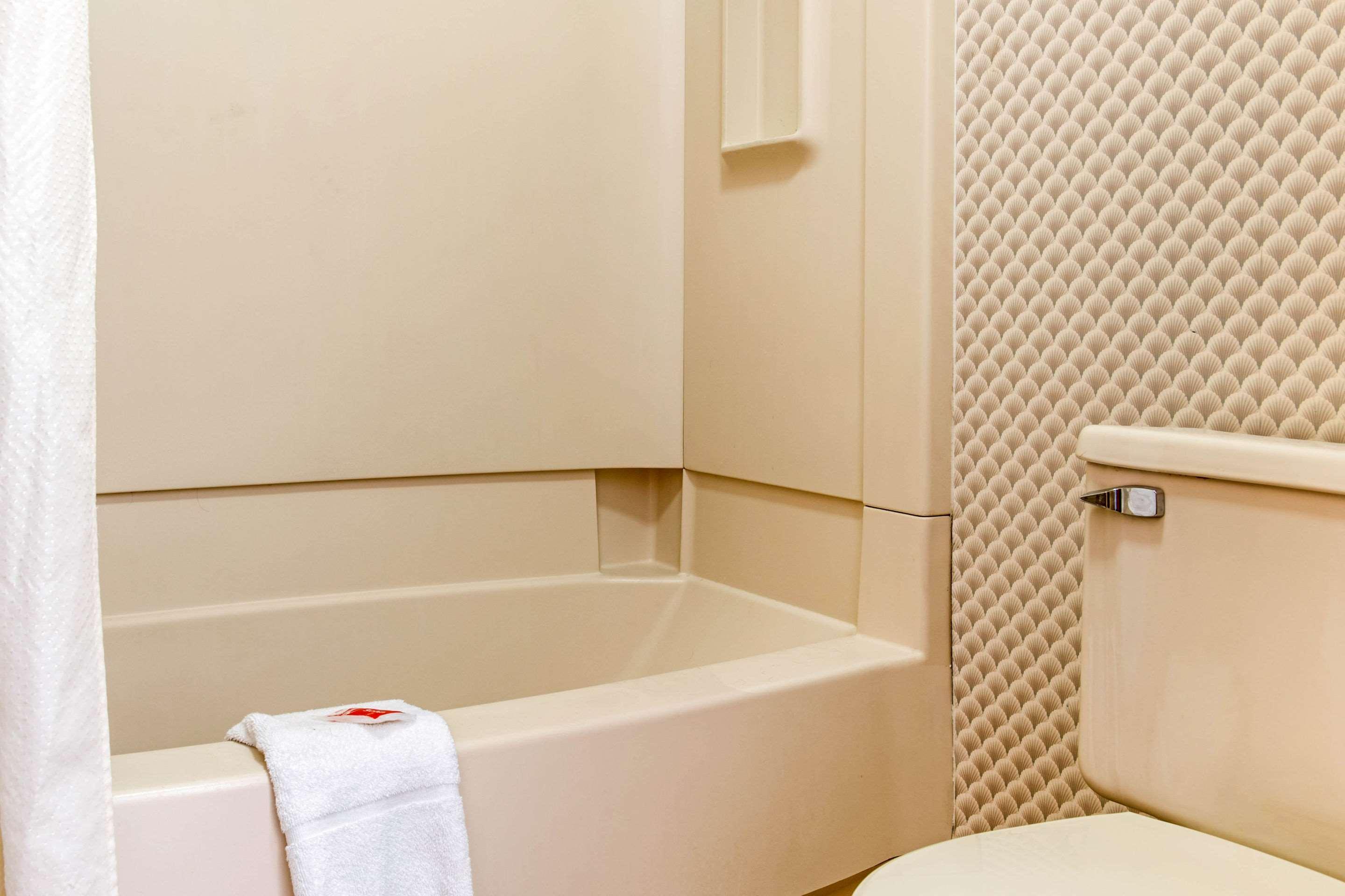 Econo Lodge Холланд Экстерьер фото