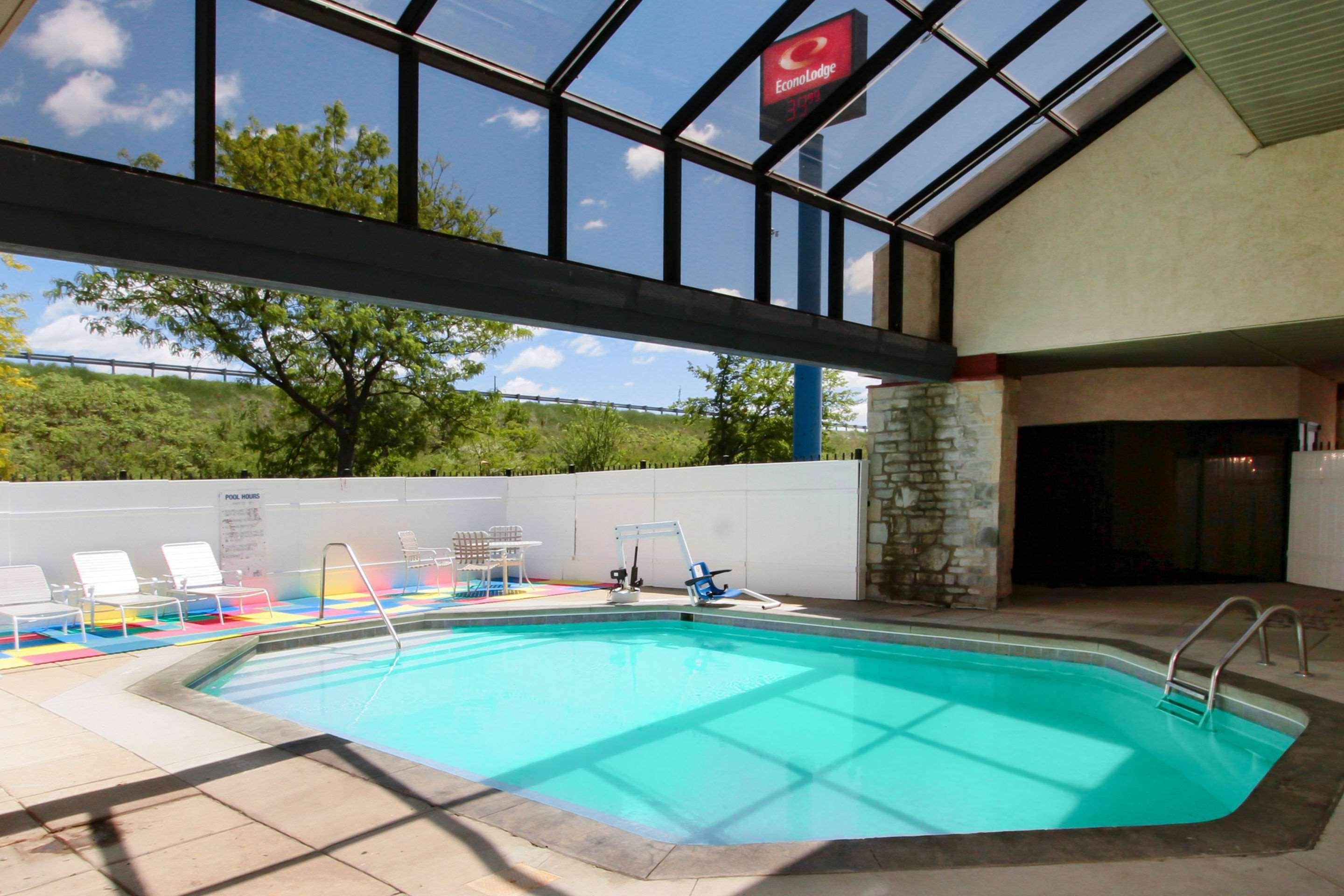 Econo Lodge Холланд Экстерьер фото