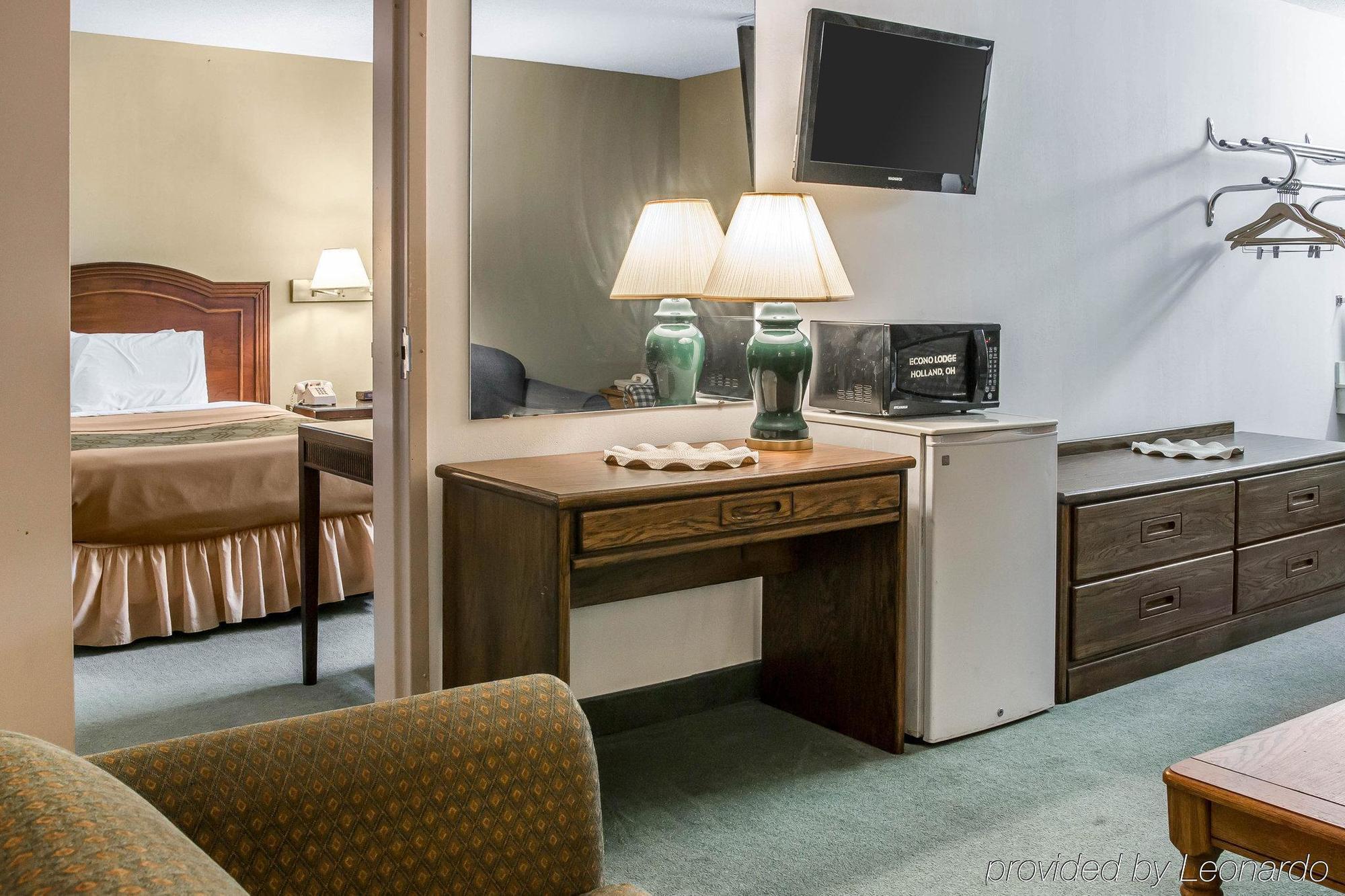Econo Lodge Холланд Экстерьер фото