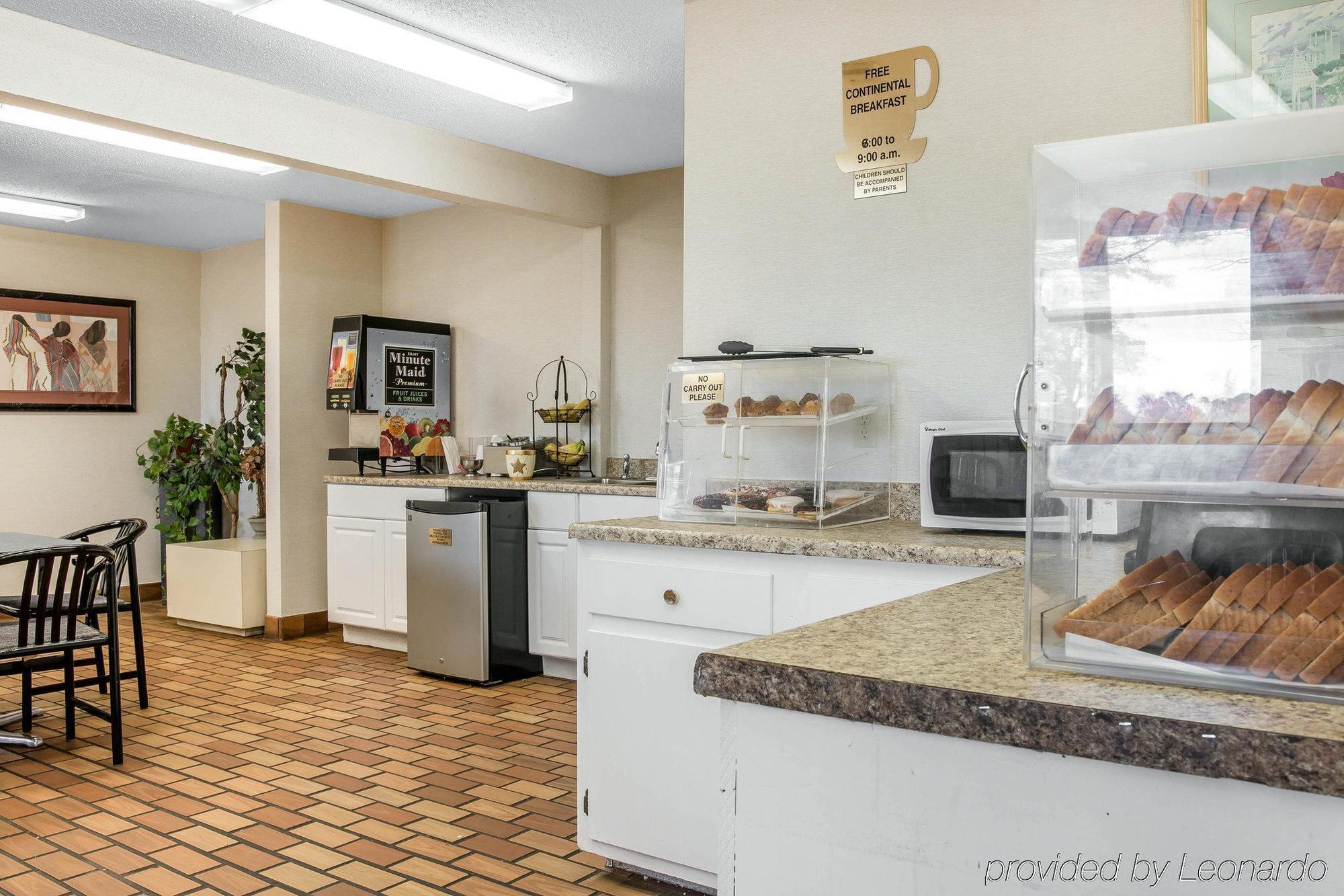 Econo Lodge Холланд Экстерьер фото