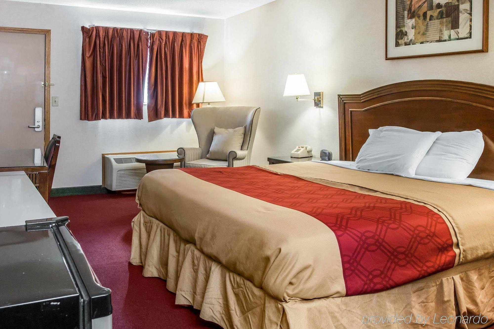 Econo Lodge Холланд Экстерьер фото