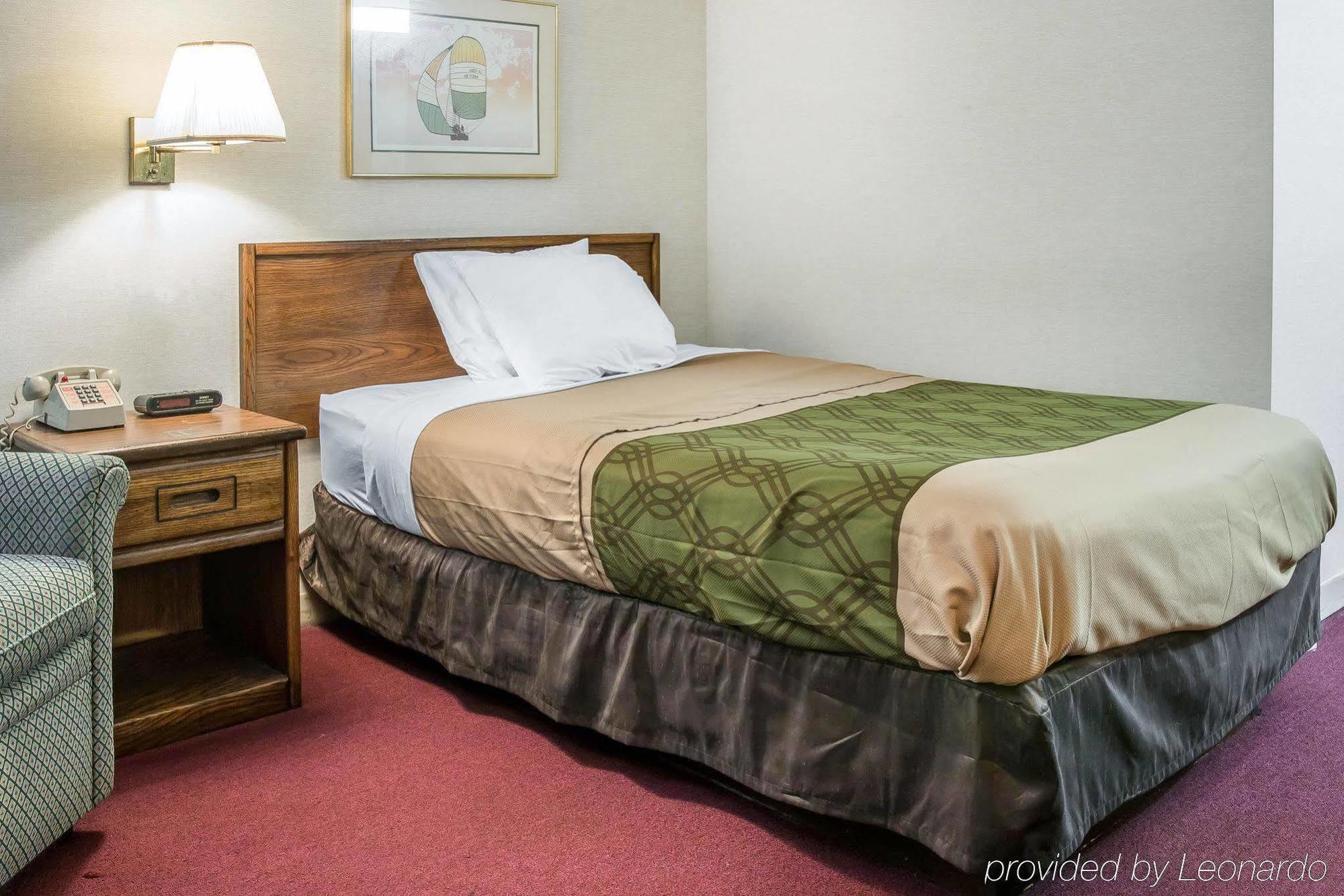 Econo Lodge Холланд Экстерьер фото