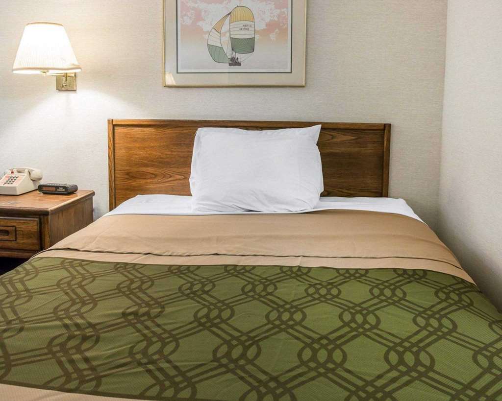Econo Lodge Холланд Номер фото